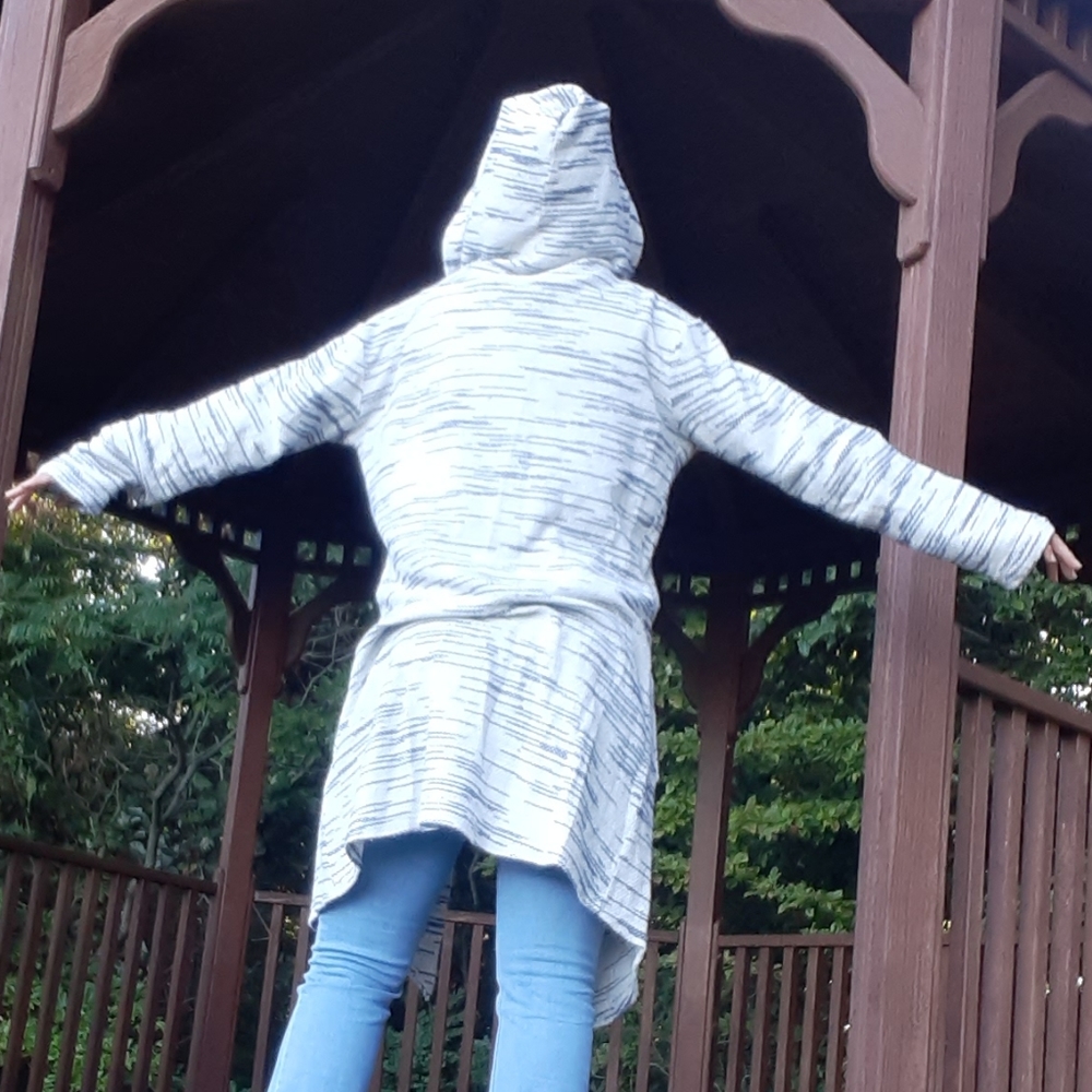 Long Sweater w/pockets - Picture 4 of 6